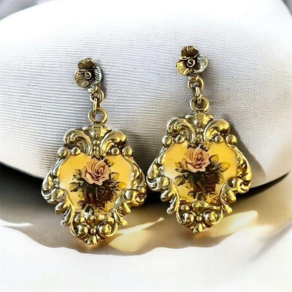 Vintage 1928 Victorian-Style 14KT Gold-Filled Post Earrings - Picture 2 of 3